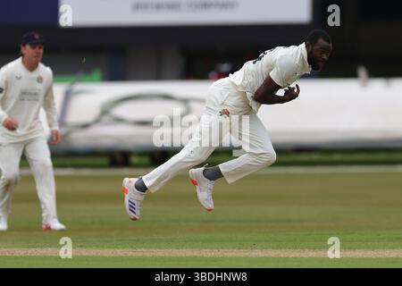 United Kingdom, Leicester, Upton Steel County Ground, 24. Mai 2025, Anderson Phillip Bowling während des zweiten Tages der Rothesay County Championship Division 2 Spiel zwischen Leicestershire County Cricket Club und Lancashire County Cricket Club, Upton Steel County Ground Leicester. Stockfoto