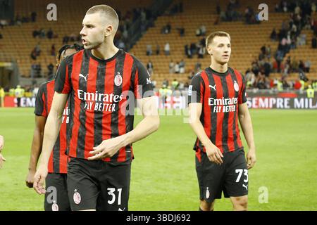 Mailand, Italien. Mai 2025. Mailand ' ' Team enttäuscht während des Fußballspiels der Serie A zwischen Mailand und Monza im Stadio Giuseppe Meazza di Milano, Norditalien - Samstag, Mai. 24, 2025 . Sport - Fußball . (Foto: Alberto Mariani/LaPresse) Credit: LaPresse/Alamy Live News Stockfoto