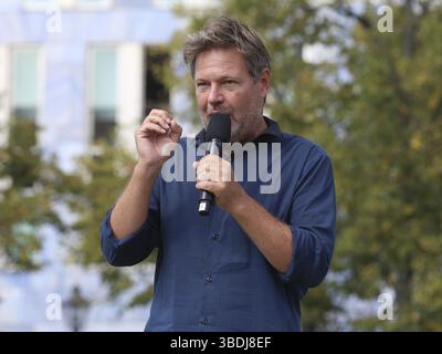 Der deutsche Politiker Robert Habeck von der Partei Buendnis 90 die Gruenen bei einer Wahlkampagne in Magdeburg am 3. September 2021 Stockfoto