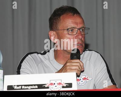 Cheftrainer Ralf Rangnick (RB Leipzig) beim Testspiel zwischen ZFC Meuselwiatz und RB Leipzig am 07/2018 Stockfoto