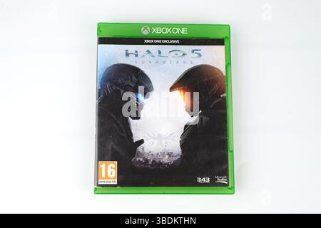 Halo 5 Guardians Videospiel auf Xbox One – Wales, Großbritannien – 17. Mai 2025 Stockfoto