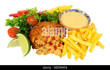 Thailändischer Lachs- und Kabeljau-Fisch-Kuchen mit knusprigen Semmelbröseln und frischem Salat Stockfoto