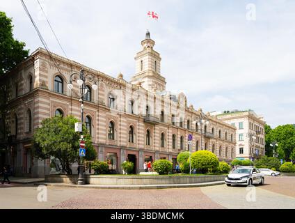 Tiflis, Georgien. Mai 2025. Außenansicht der Stadtversammlung von Tiflis im Stadtzentrum Stockfoto