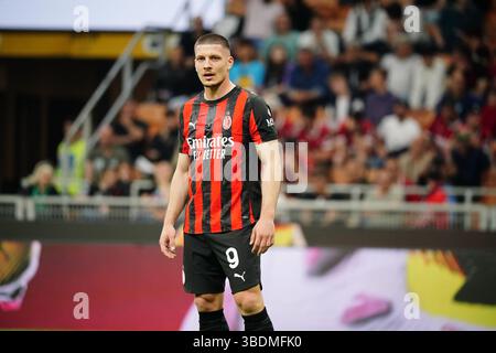 Mailand, Italien. Mai 2025. Luka Jovic (AC Milan) während des italienischen Meisterschaftsspiels Serie A zwischen AC Mailand und AC Monza am 25. Mai 2025 im San Siro Stadion in Mailand. Quelle: Luca Rossini/E-Mage/Alamy Live News Stockfoto