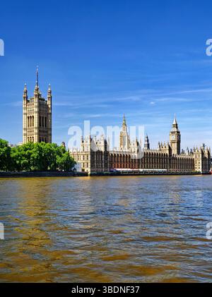 Großbritannien, London, Themse, Houses of Parliament und Big Ben. Stockfoto