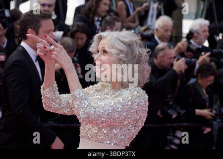 Cannes, Frankreich. Mai 2025. Jane Fonda nimmt an der Abschlussfeier des roten Teppichs während des 78. Jährlichen Filmfestivals in Cannes am 24. Mai 2025 im Palais des Festivals Teil. Quelle: Bernard Menigault/Alamy Live News Stockfoto