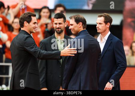 Paris, Frankreich. Mai 2025. Tennis: Grand Slam/WTA Tour/ATP Tour. Roger Federer (l-r), Novak Djokovic, Rafael Nadal und Andy Murray stehen zusammen. Nadal wurde bei den French Open verabschiedet. Frank Molter/dpa/Alamy Live News Stockfoto