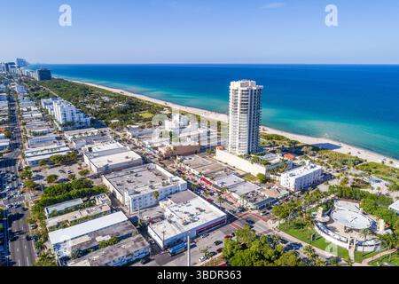 Miami Beach Florida, Atlantik öffentliches Strandwasser, North Beach Oceanside Park, North Shore Park Beach, MIMO Modernismus Architektur, Distant Surfside, C Stockfoto
