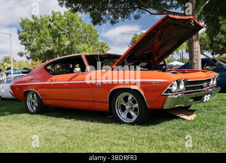 Boulder City, NV/USA - 24. Mai 2025: Best Dam Car Show mit klassischen amerikanischen und importierten Fahrzeugen im Wilbur Square Park in Boulder City, Stockfoto