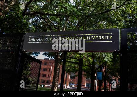 Der Campus der George Washington University ist am 23. Mai 2025 in Washington, DC, USA, eingezäunt. Letztes Jahr war der Universitätshof Schauplatz eines großen Studentenprotests gegen den Krieg in Gaza. (Foto: Aashish Kiphayet/SIPA USA) Credit: SIPA USA/Alamy Live News Stockfoto