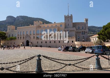 Blick auf die Stadtfassade des Fürstenpalastes von Monaco Stockfoto