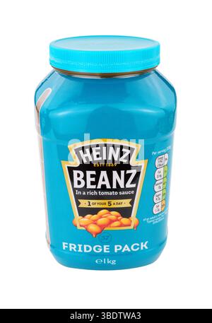 Heinz gebackene Bohnen und Tomatensauce in einem 1 kg schweren wiederverschließbaren Kühlschrank mit fünf empfohlenen Portionen Stockfoto