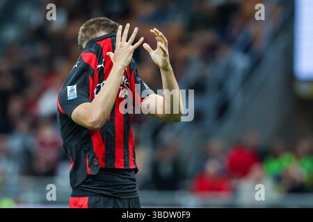 Mailand, Italien. Mai 2025. Francesco Camarda vom AC Milan reagierte während des Fußballspiels der Serie A 2024/25 zwischen AC Milan und AC Monza im San Siro Stadium Credit: SOPA Images Limited/Alamy Live News Stockfoto