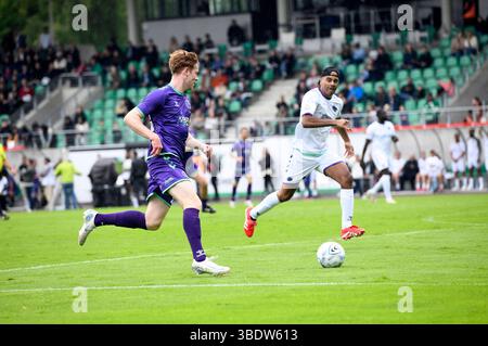 Jannik Freestyle beim Benefiz-Fußballspiel Kicken mit Stars im Eilenriedestadion. Hannover, 25.05.2025 *** Jannik Freestyle beim Benefizfußballspiel Kicken mit Stars im Eilenriedestadion Hannover, 25 05 2025 Foto:XC.xNiehausx/xFuturexImagex kicken 5574 Stockfoto