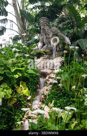 Wunderschöner Blick auf das Denkmal des Wasserbrunnens der Avenida da Liberdade Stockfoto
