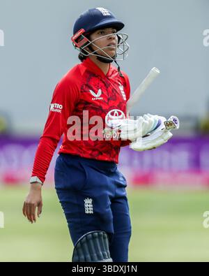 Sophia Dunkley of England Women sieht nach ihrer Entlassung während des 3. Vitality IT20 Series Match England Women vs West Indies Women at the Cloud County Ground, Chelmsford, Großbritannien, 26. Mai 2025 (Foto: Izzy Poles/News Images) Stockfoto