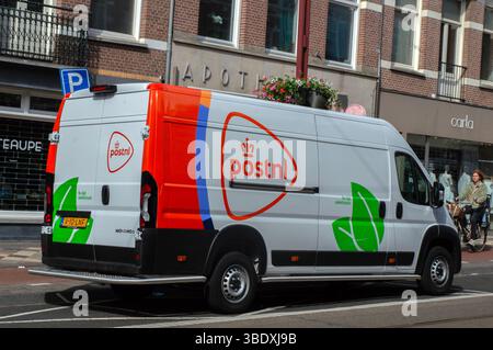 Postnl Company Van In Amsterdam Niederlande 26-5-2025 Stockfoto