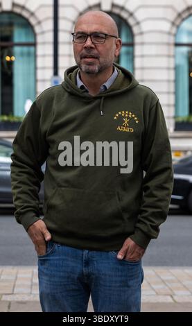 Mitglieder der Tscherkessischen Gemeinschaft versammelten sich an der Krim-Gedenkstätte, um den Opfern des Tscherkessischen Völkermords Respekt zu zeigen. Stockfoto