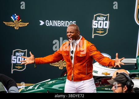 Speedway, in, USA. Mai 2025. Der Schauspieler TERRY CREWS läuft auf dem roten Teppich, während der Indianapolis Motor Speedway Austragungsort des 109. Rennens der Indianapolis 500 im Speedway IN ist. (Kreditbild: © Walter G. Arce Sr./ASP via ZUMA Press Wire) NUR REDAKTIONELLE VERWENDUNG! Nicht für kommerzielle ZWECKE! Stockfoto