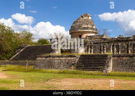 Chichen Itza, Mexiko - 25. Februar 2019: El Caracol, ein altes Maya-Observatorium, ist ein Beweis für ihr fortgeschrittenes astronomisches Wissen. Stockfoto