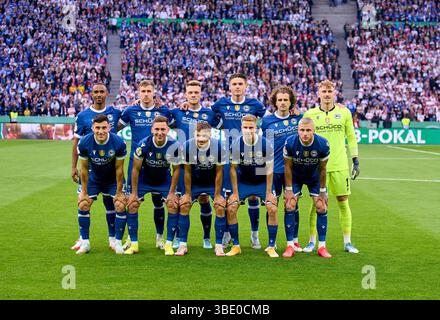 Jonas Kerksen, Torhüter Bielefeld Nr. 1 Felix Hagmann, Bielefeld Nr. 2 Louis Oppie, Bielefeld Nr. 4 Mael Corboz Nr. 6 Bielefeld Sam Schreck, Bielefeld Nr. 8 Joel Grodowski, Bielefeld Nr. 11 Maximilian Grosser, Bielefeld Nr. 19 Stefano Russo, Bielefeld Nr. 21 Leon Schneider 4-2, Bielefeld Nr. 23 Noah SarBazee, Bielefeld Nr. 37 Marius Nr. 38 Marius DSB, BIELEFELDER DFB 2025 in Berlin, Deutschland. Fotograf: Peter Schatz Stockfoto