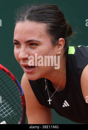Paris, Frankreich. Mai 2025. Elena-Gabriela Ruse aus Rumänien spielt am Montag, den 26. Mai 2025, gegen McCartney Kessler aus den USA bei den French Tennis Open in Roland Garros in Paris. Ruse gewann 7:5, 7:6. Foto: Maya Vidon-White/UPI Credit: UPI/Alamy Live News Stockfoto