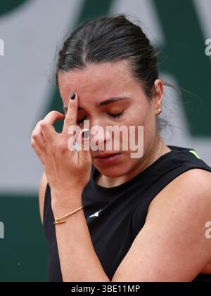 Paris, Frankreich. Mai 2025. Elena-Gabriela Ruse aus Rumänien spielt am Montag, den 26. Mai 2025, gegen McCartney Kessler aus den USA bei den French Tennis Open in Roland Garros in Paris. Ruse gewann 7:5, 7:6. Foto: Maya Vidon-White/UPI Credit: UPI/Alamy Live News Stockfoto
