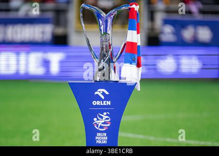 Lodz, Polen. Mai 2025. Ein Blick auf die Trophäe beim Finale des Polnischen Pokalpokals 2025 zwischen KKS Czarni Antrans Sosnowiec und Pogon Szczecin im Wladyslaw Krol Municipal Stadium. Endstand; KKS Czarni Antrans Sosnowiec 1:1 (Elfmeter 4:3) Pogon Szczecin. Quelle: SOPA Images Limited/Alamy Live News Stockfoto