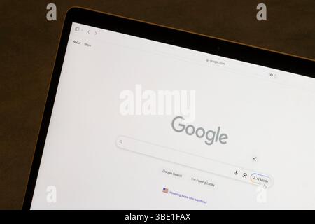 Die Schaltfläche „KI-Modus“ wird am 26. Mai 2025 auf der Google-Suchseite auf dem Bildschirm eines Computers angezeigt. Stockfoto