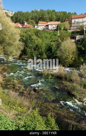 Duman-Quelle, Fluss Bistrica in der Altstadt von Livno, Bosnien und Herzegowina Stockfoto