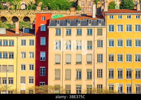 Frankreich, Rhone, Lyon, Altstadt von Lyon, historische Stätte, die zum UNESCO-Weltkulturerbe gehört, Viertel Saint-Georges, Gebäude des Quai Fulchiron entlang des Flusses La Saone Stockfoto