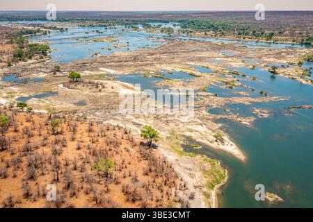 Simbabwe, Province de Matabeleland septentrional, District de Hwange, le fleuve Zambèze, vue aérienne Stockfoto