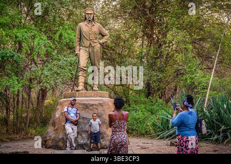 Simbabwe, die septentrionale Provinz Matabeleland, der Bezirk Hwange, der Nationalpark Victoria Falls, die Statue von David Livingstone Stockfoto