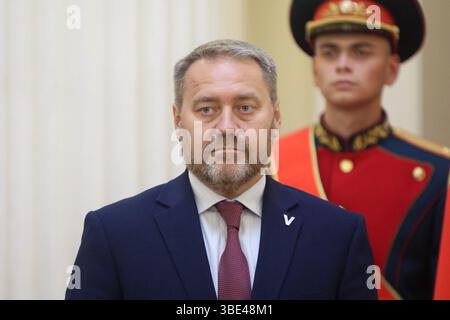 Sankt Petersburg, Russland. Mai 2025. Alexander Belsky, Vorsitzender der Legislativversammlung von St. Petersburg, während der Zeremonie der Verleihung von Insignien an Personen, die den Titel Ehrenbürger von St. Petersburg im Mariinsky-Palast erhalten haben. Quelle: ZUMA Press, Inc./Alamy Live News Stockfoto