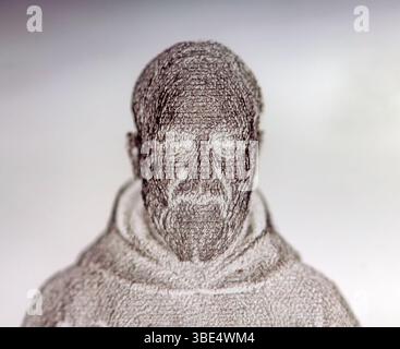 Padre Pio 3D-lasergravierte Kristallfigur Stockfoto