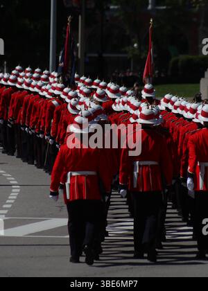 Ottawa, Kanada. Mai 2025. Die Ehrenwache treffen am 27. Mai 2025 im Senatsgebäude in Ottawa ein, vor der Rede des Königs auf dem Thron. (Foto: Arrush Chopra/NurPhoto) Credit: NurPhoto SRL/Alamy Live News Stockfoto
