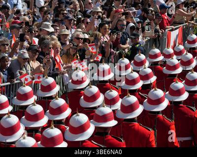 Ottawa, Kanada. Mai 2025. Die Ehrenwache treffen am 27. Mai 2025 im Senatsgebäude in Ottawa ein, vor der Rede des Königs auf dem Thron. (Foto: Arrush Chopra/NurPhoto) Credit: NurPhoto SRL/Alamy Live News Stockfoto