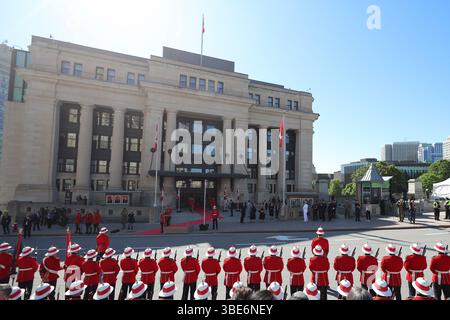 Ottawa, Kanada. Mai 2025. Die Ehrenwache treffen am 27. Mai 2025 im Senatsgebäude in Ottawa ein, vor der Rede des Königs auf dem Thron. (Foto: Arrush Chopra/NurPhoto) Credit: NurPhoto SRL/Alamy Live News Stockfoto
