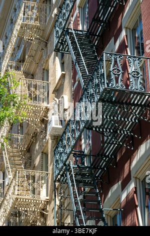 Der historische Stadtteil Soho beherbergt viele gusseiserne Fassadengebäude, 2025, New York City, USA Stockfoto