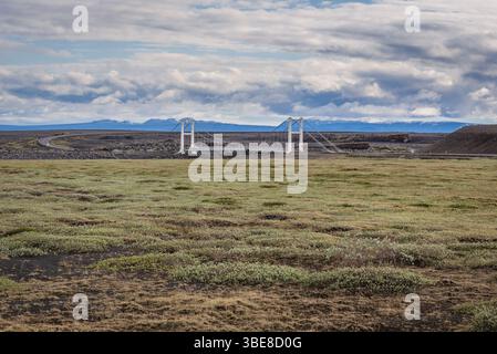 Brücke über den Fluss Jokulsa ein Fjollum von einer sogenannten Ringstraße in Island aus gesehen Stockfoto