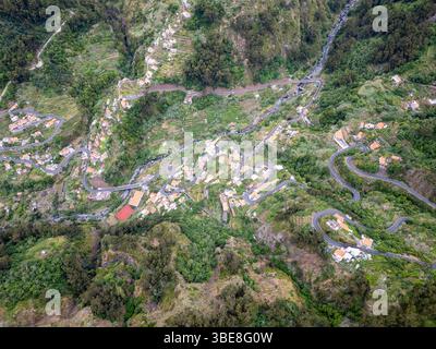 Haarnadelstraße im Tal der Nonnen - Curral das Freiras auf Madeira, Portugal Stockfoto