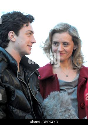 Aaron Johnson und Ann-Marie Duff bei einer Pressekonferenz für "Nowhere Boy" in Liverpool am 13. März 2009 Stockfoto