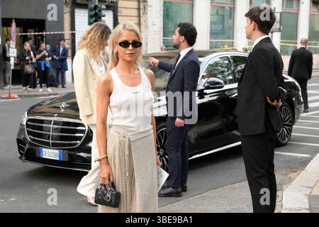 Caroline Daur kommt in der Villa Albani Torlonia an, um die Dior Cruise 2026 Show zu besuchen. Stockfoto