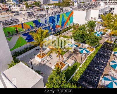 miami, FL, USA - 20. Mai 2025: Wynwood Station Miami Apartment Building Stockfoto