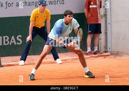 Paris, Frankreich. Mai 2025. PARIS, FRANKREICH – 26. MAI: Alexei Popyrin aus Australien am zweiten Tag der French Open 2025 in Roland Garros am 26. Mai 2025 in Paris. (Foto: Marleen Fouchier/BSR Agency) Credit: BSR Agency/Alamy Live News Stockfoto