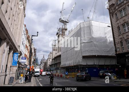 Am 7. Mai 2025 in London, Vereinigtes Königreich, wurde das Salisbury Square Development in EC4 gebaut, das entlang der Fleet Street in Richtung St Pauls Cathedral verläuft. Das Projekt „Fleet Street Estate“ wurde früher als „Fleet Street Estate Project“ bezeichnet und wird eine neue, zweckmäßig errichtete juristische Einrichtung mit dem Namen „City of London Law Courts“ und ein Polizeipräsidium der City of London bereitstellen. Stockfoto