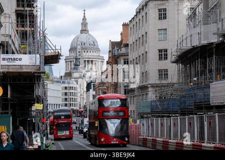 Am 7. Mai 2025 in London, Vereinigtes Königreich, wurde das Salisbury Square Development in EC4 gebaut, das entlang der Fleet Street in Richtung St Pauls Cathedral verläuft. Das Projekt „Fleet Street Estate“ wurde früher als „Fleet Street Estate Project“ bezeichnet und wird eine neue, zweckmäßig errichtete juristische Einrichtung mit dem Namen „City of London Law Courts“ und ein Polizeipräsidium der City of London bereitstellen. Stockfoto