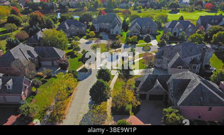 Luftaufnahme Kreisstrassen-Layout in einem Wohnviertel in Chicago. Stockfoto