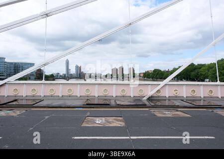 Albert Bridge, London, Großbritannien. Mai 2025. Die Albert Bridge ist für fünf Tage wegen wichtiger Wartungsarbeiten gesperrt. Quelle: Matthew Chattle/Alamy Live News Stockfoto