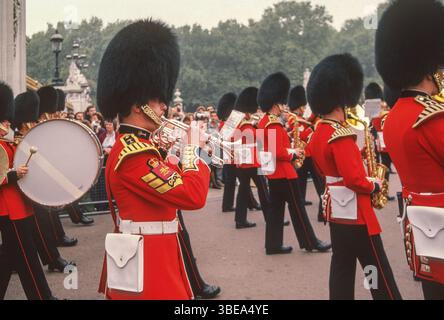 Band der Grenadier-Garde. Wechsel des Gurards. Buckingham Palace. London, England Stockfoto